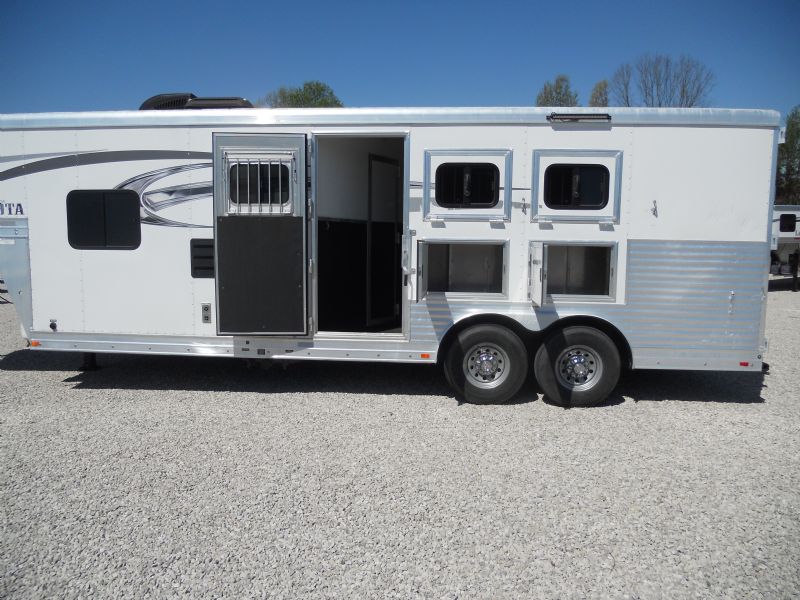 USED Lakota Horse Trailer with Living Quarters for Sale Horse