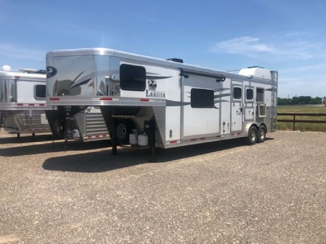 Used Horse Trailers for Sale