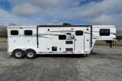 2017 Lakota 7209LQ Charger