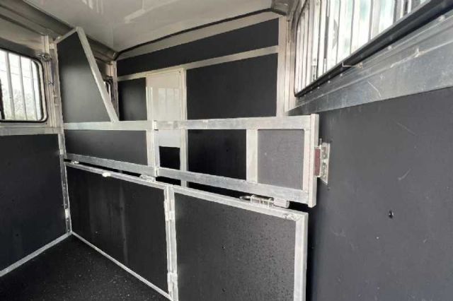 Used Horse Trailers for Sale
