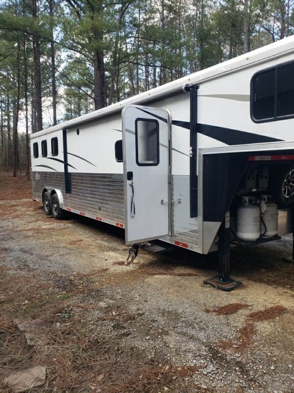 Used Horse Trailers for Sale