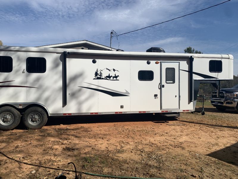 Used Horse Trailers for Sale