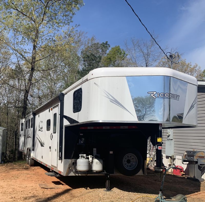 Used Horse Trailers for Sale