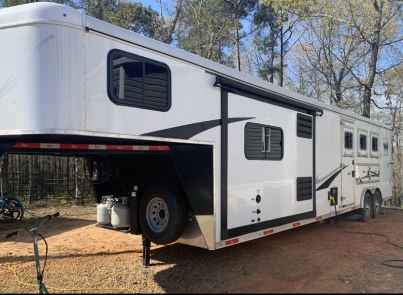 Used Horse Trailers for Sale