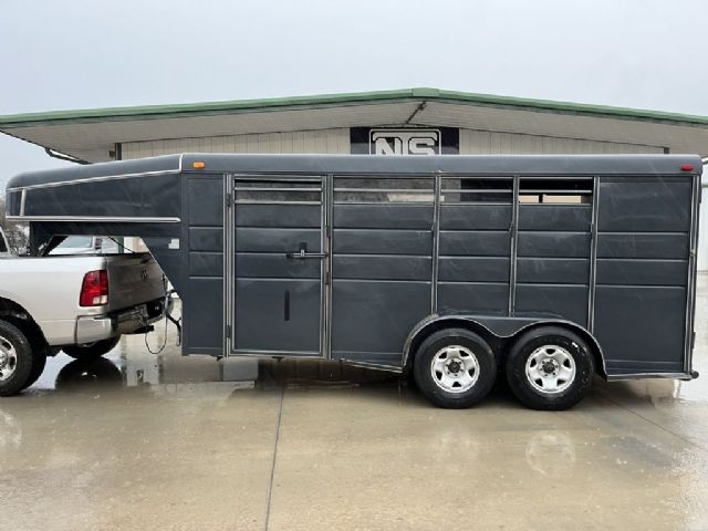 Used Horse Trailers for Sale