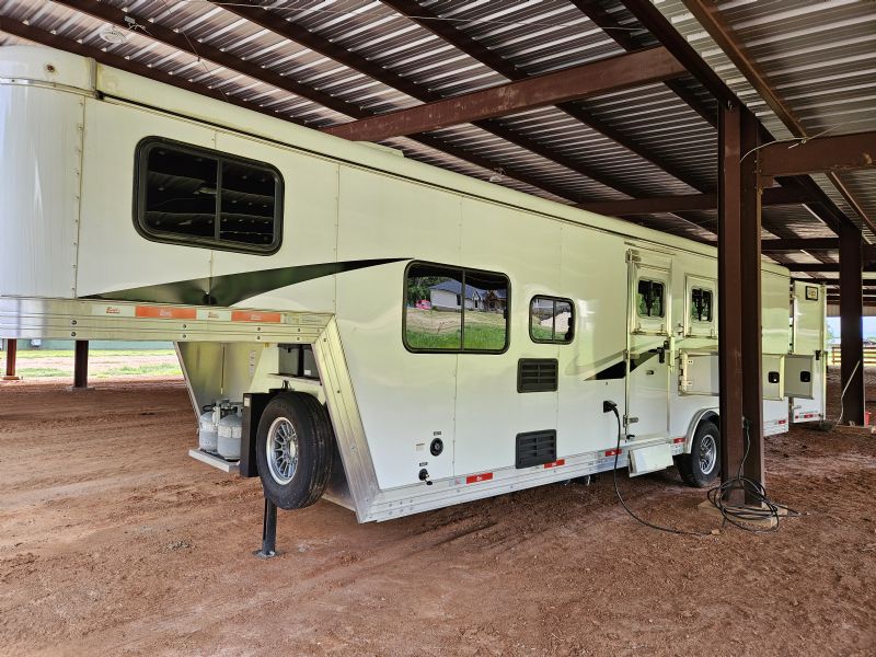 Used Horse Trailers for Sale