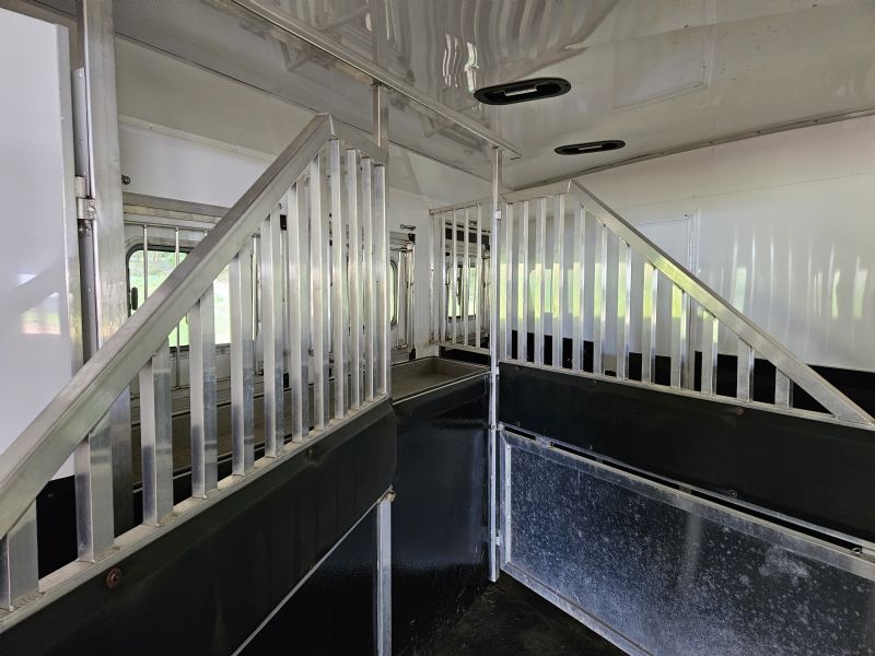 Used Horse Trailers for Sale