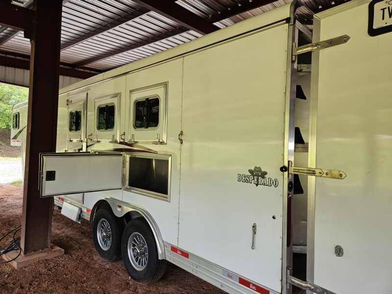 Used Horse Trailers for Sale