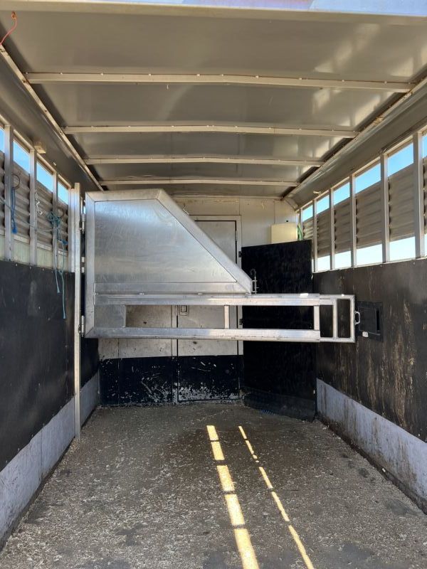 Used Horse Trailers for Sale