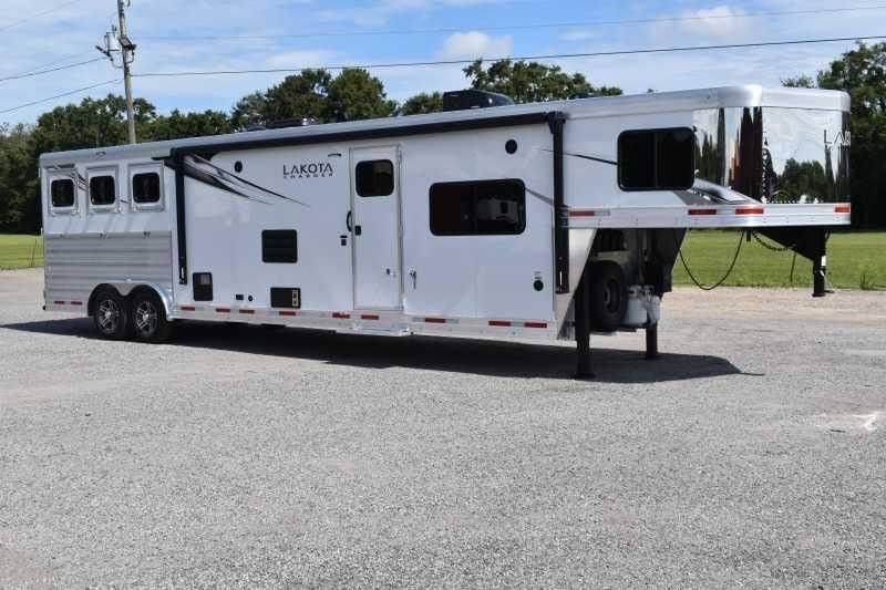 Used Horse Trailers for Sale