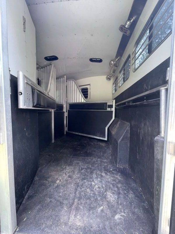 Used Horse Trailers for Sale
