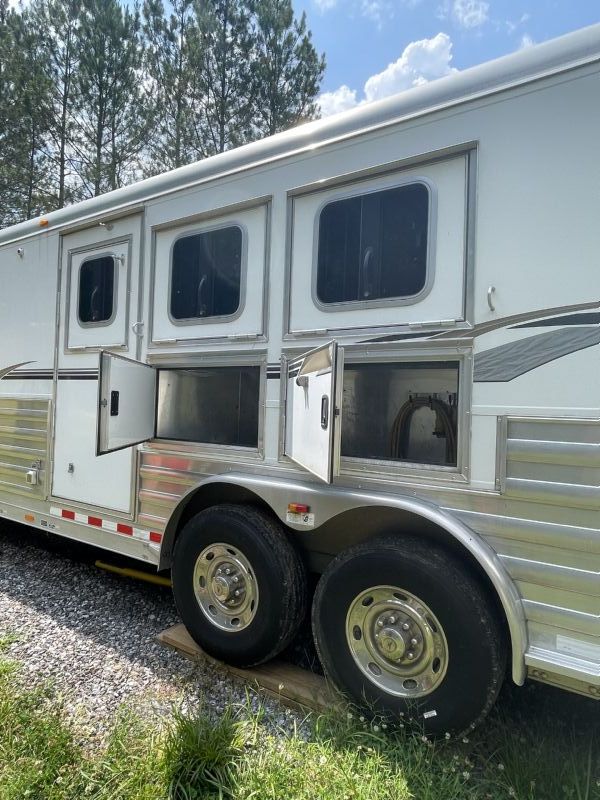 Used Horse Trailers for Sale