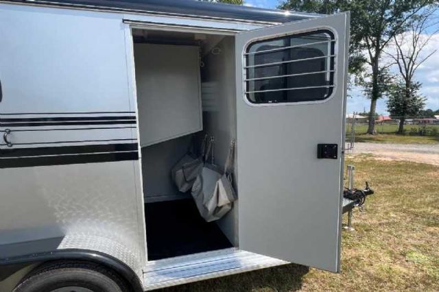 Used Horse Trailers for Sale