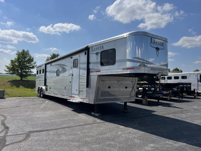 Used Horse Trailers for Sale