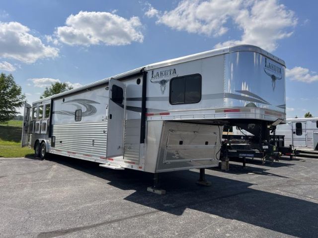 Used Horse Trailers for Sale