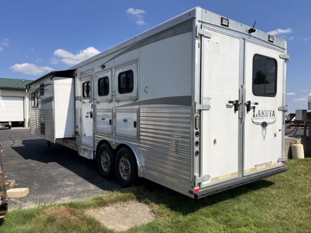 Used Horse Trailers for Sale