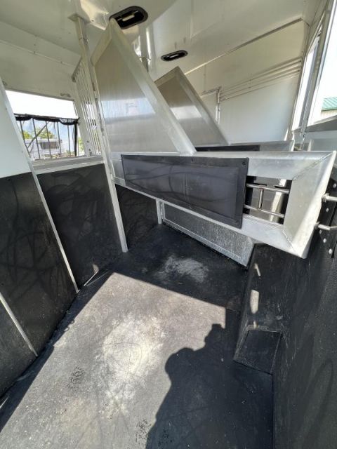 Used Horse Trailers for Sale