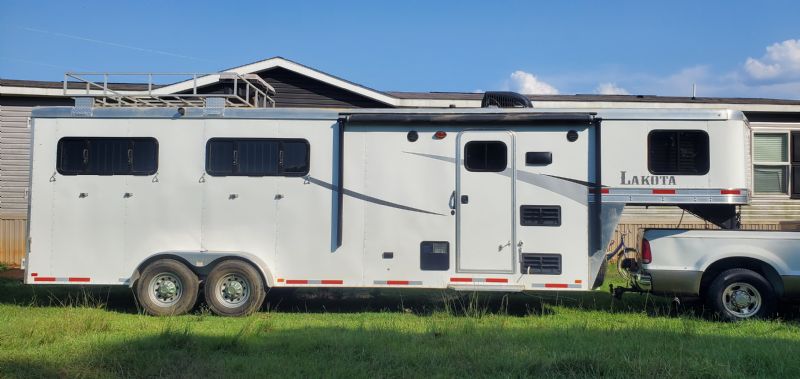 Used Horse Trailers for Sale