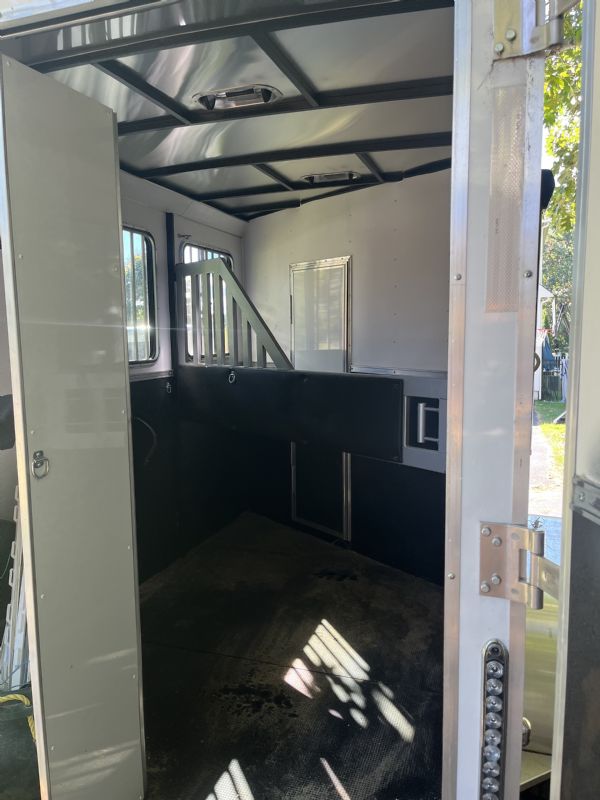 Used Horse Trailers for Sale