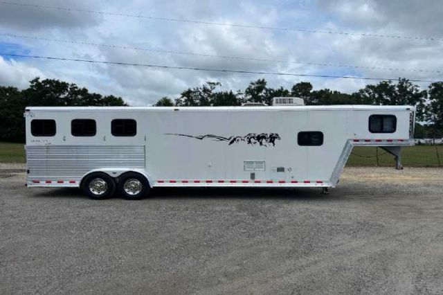 Used Horse Trailers for Sale