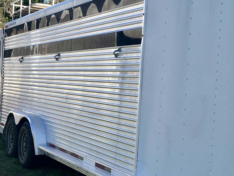 Used Horse Trailers for Sale
