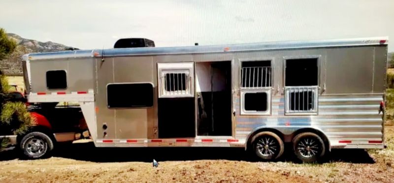 Used Horse Trailers for Sale