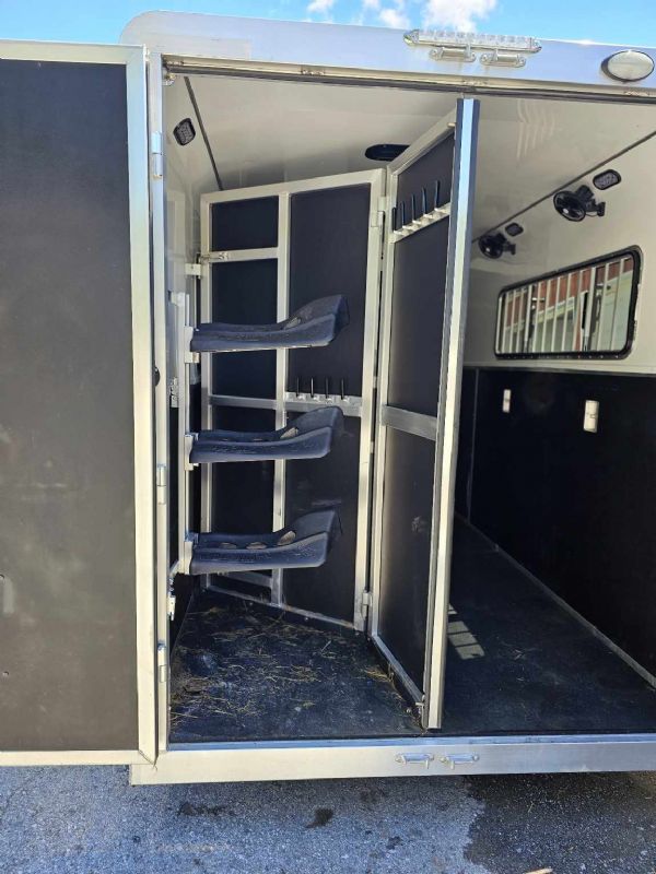 Used Horse Trailers for Sale