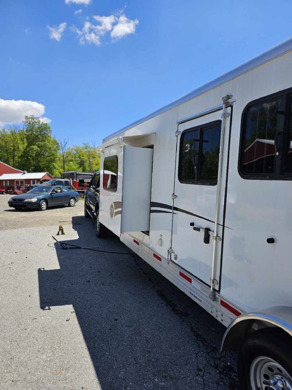 Used Horse Trailers for Sale