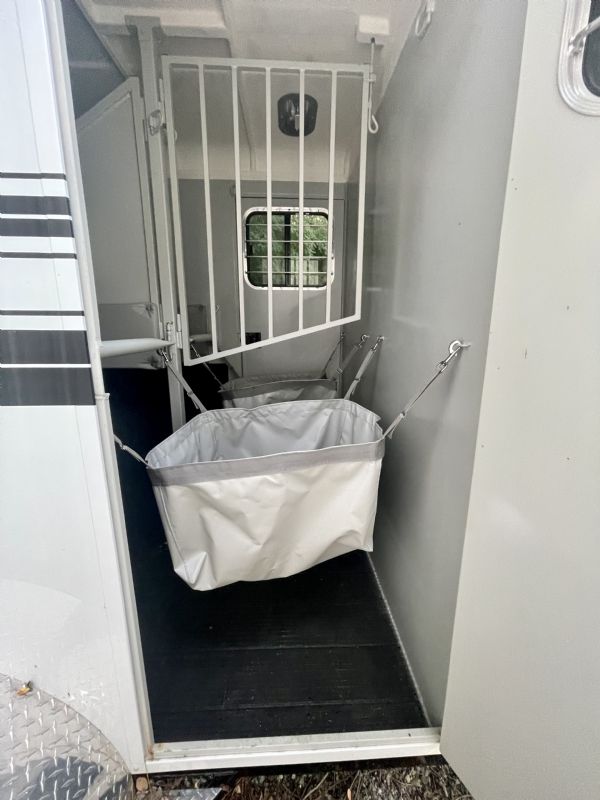 Used Horse Trailers for Sale