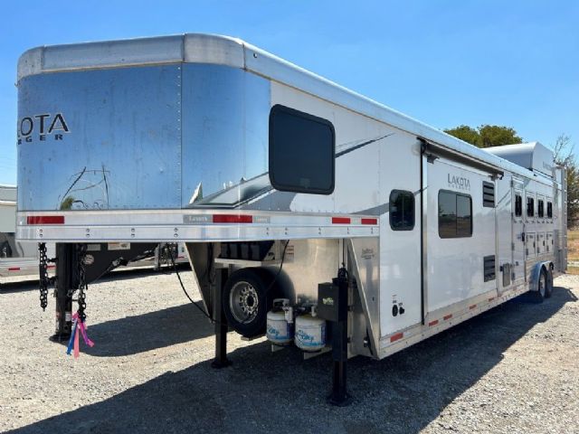 Used Horse Trailers for Sale