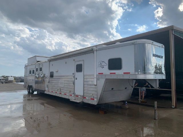 Used Horse Trailers for Sale