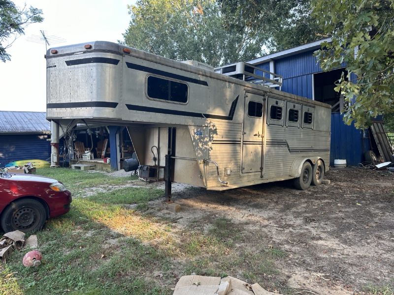 Used Horse Trailers for Sale