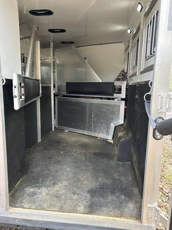Used Horse Trailers for Sale