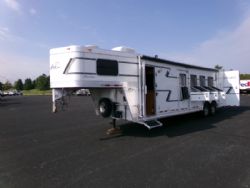 2006 Cherokee 8408 Weekender