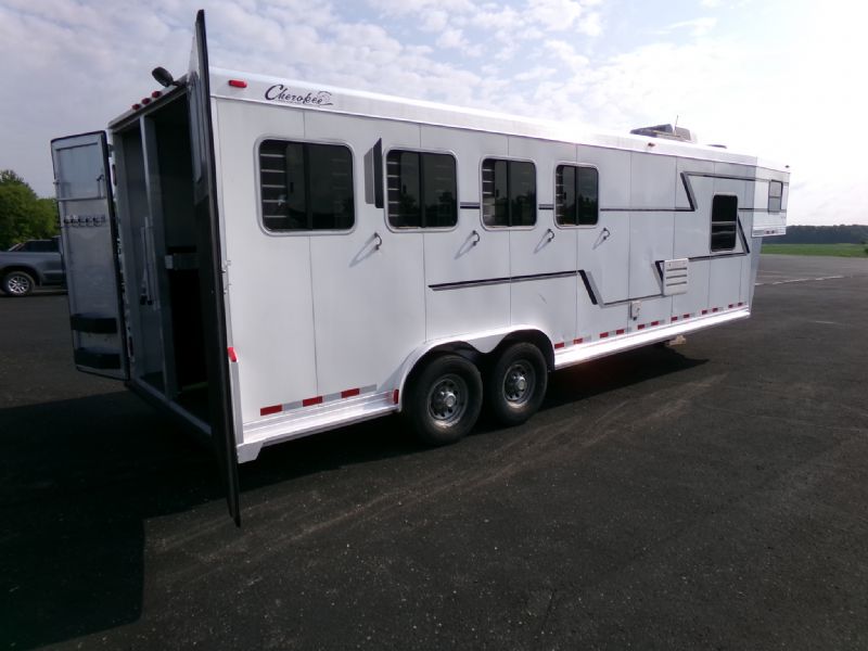 USED Cherokee Horse Trailer with Living Quarters for Sale Horse