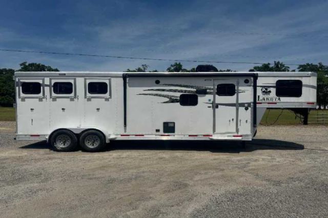 Used Horse Trailers for Sale