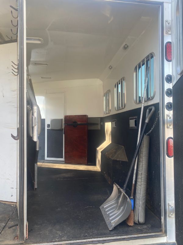 Used Horse Trailers for Sale