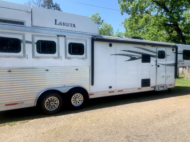 Used Horse Trailers for Sale