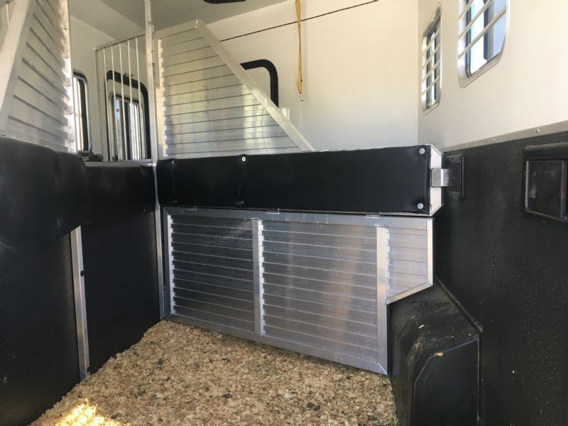 Used Horse Trailers for Sale