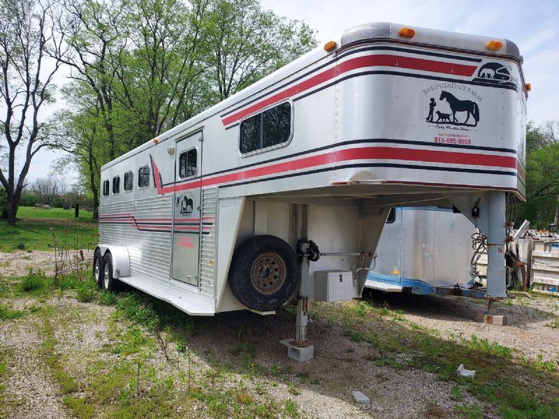 USED Sundowner Horse Trailer for Sale Horse Trailers Galore