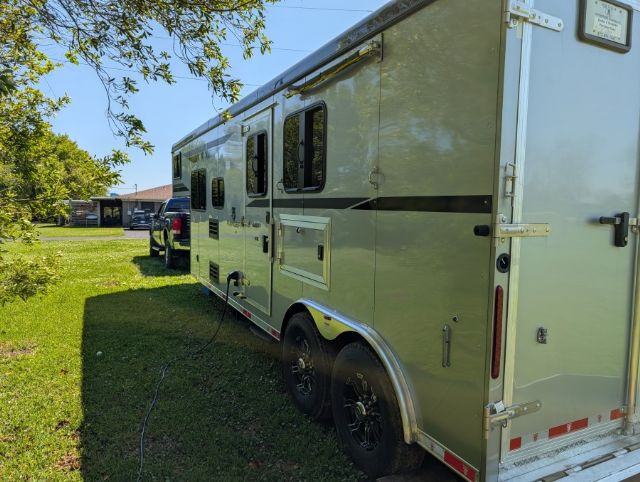 Used Horse Trailers for Sale