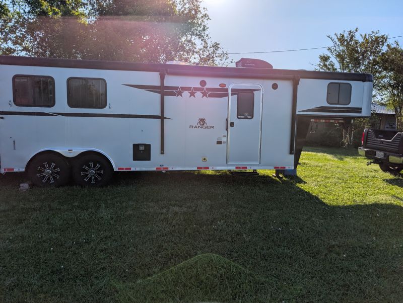 Used Horse Trailers for Sale