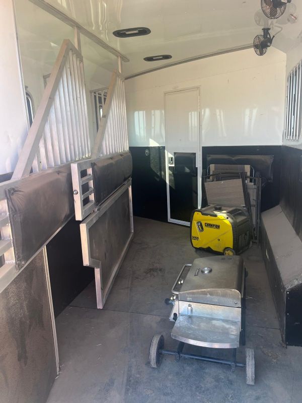 Used Horse Trailers for Sale