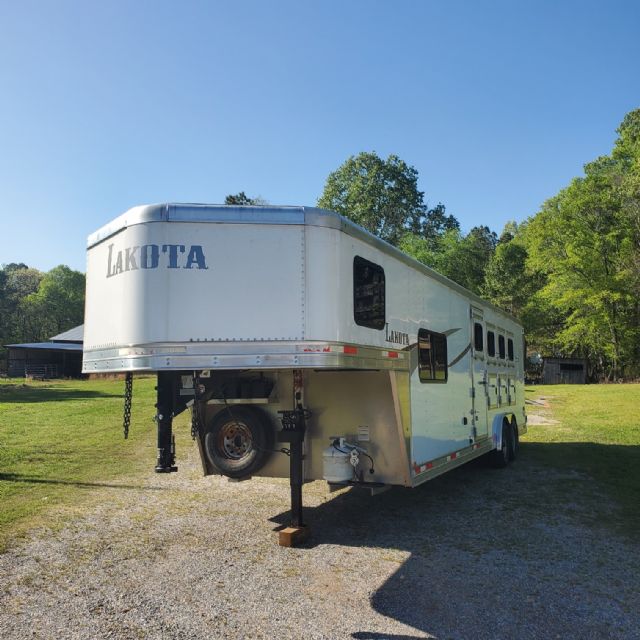 Used Horse Trailers for Sale
