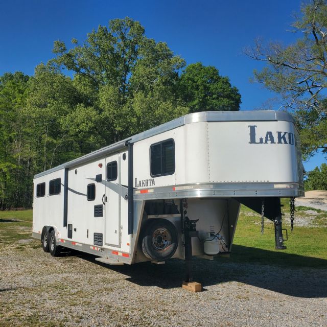 Used Horse Trailers for Sale