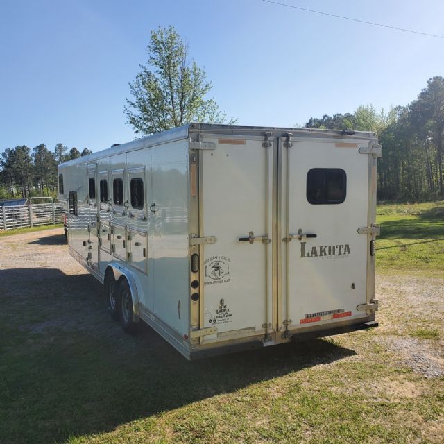 Used Horse Trailers for Sale