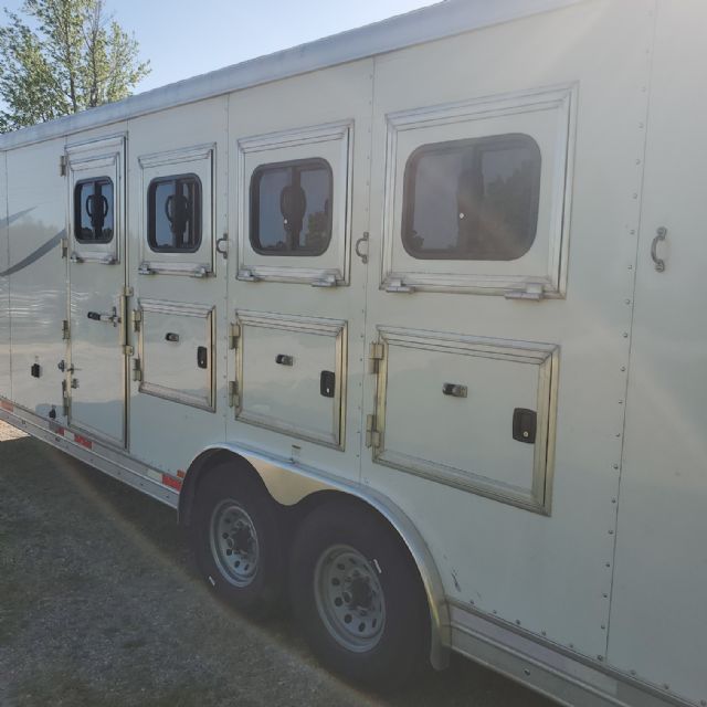 Used Horse Trailers for Sale