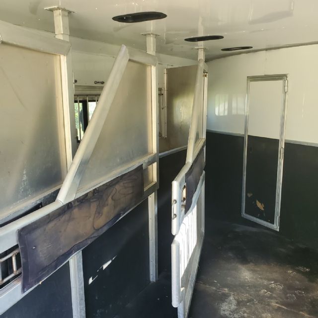 Used Horse Trailers for Sale