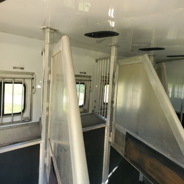 Used Horse Trailers for Sale
