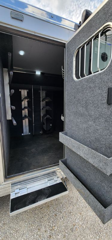 Used Horse Trailers for Sale